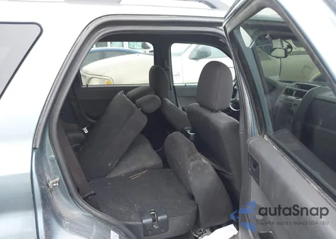 2011 Ford Escape Xlt z USA, uszkodzony, nr VIN 1FMCU9D77BKB66919